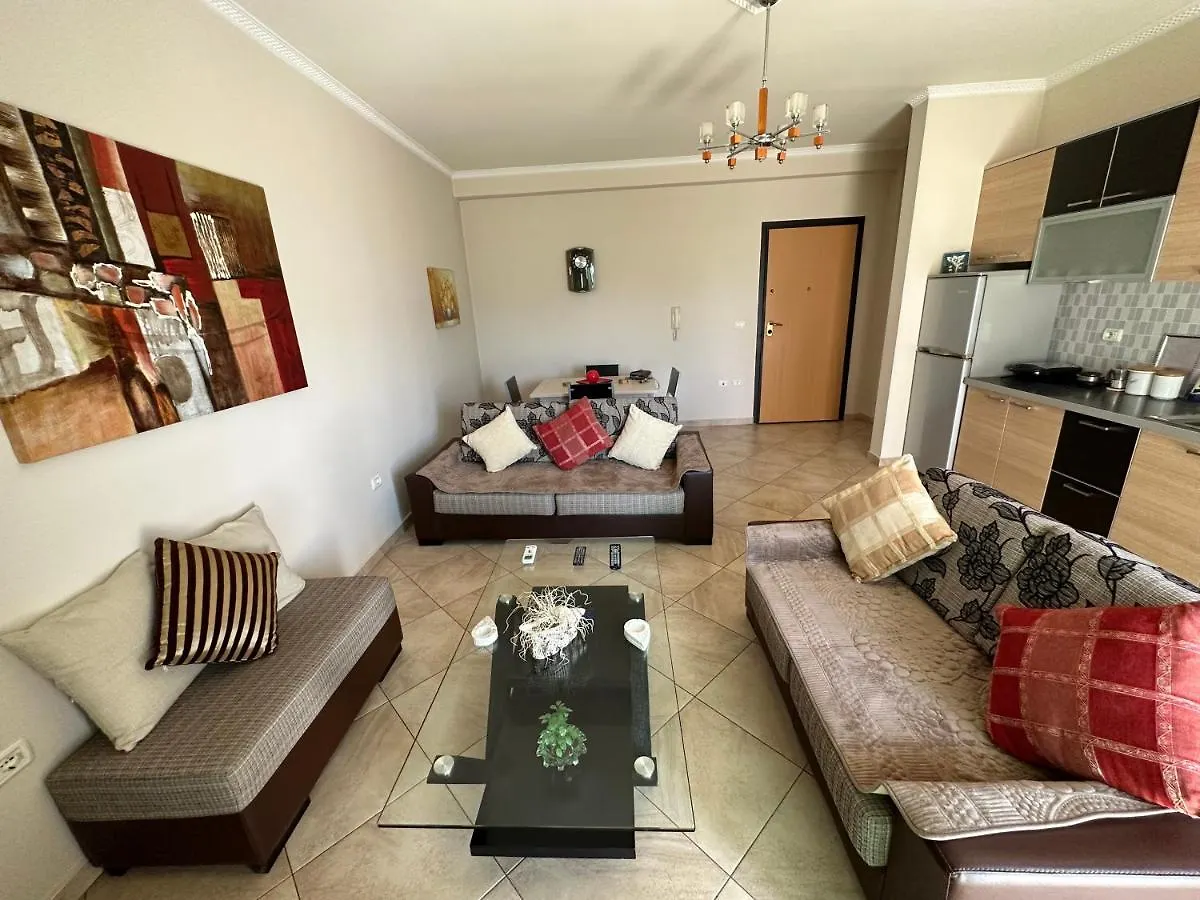 Cozy Sun-Lit Apartment Vlorë